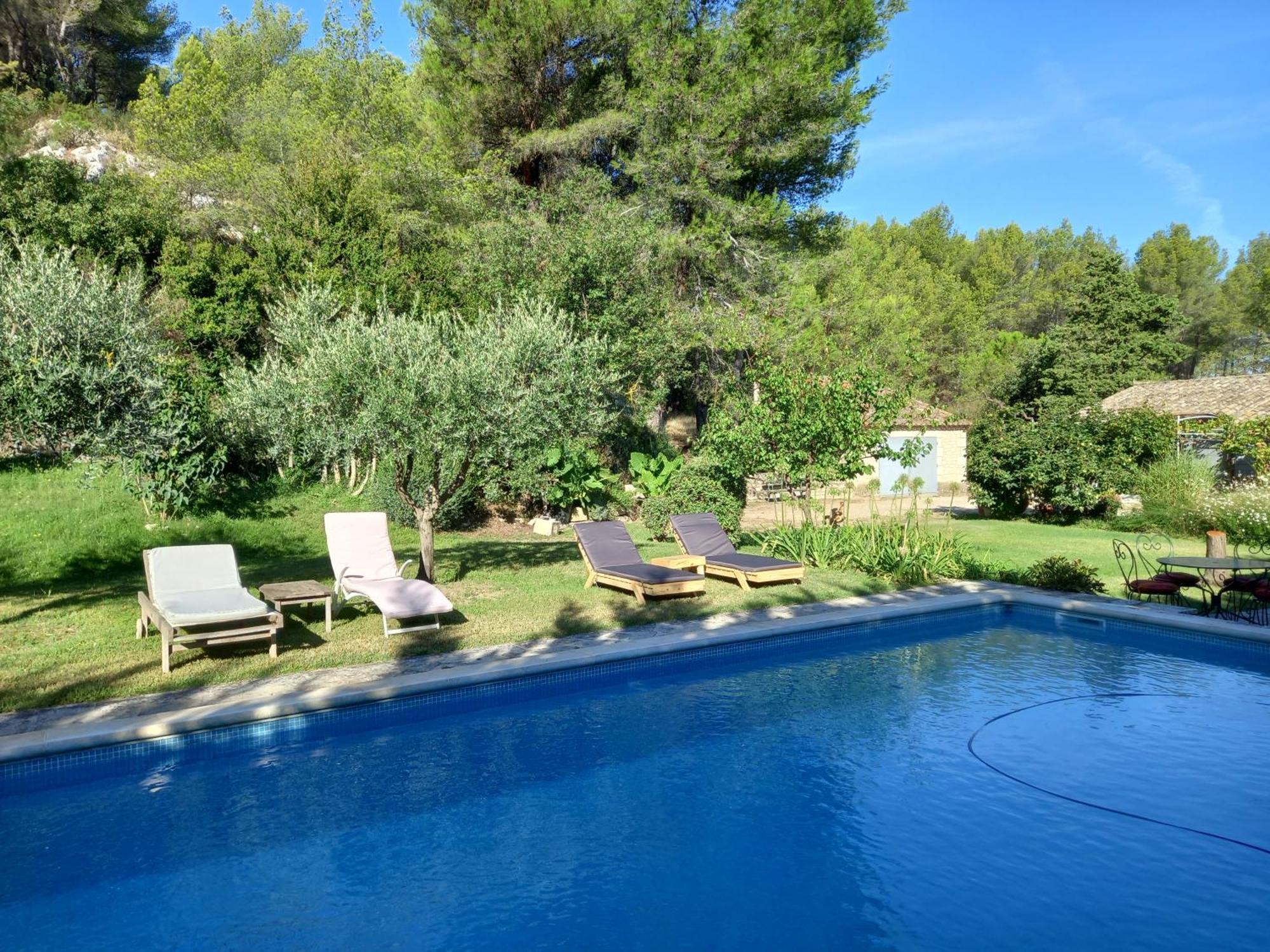 La Roulotte Du Petit Paradis Saint-Rémy-de-Provence Exterior foto