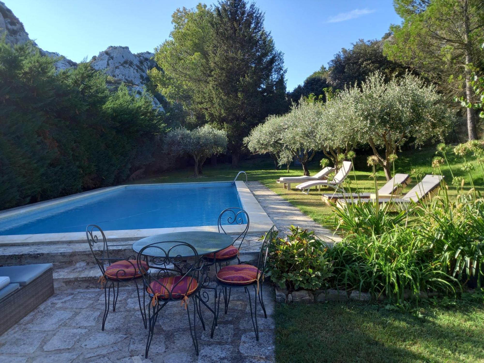 La Roulotte Du Petit Paradis Saint-Rémy-de-Provence Exterior foto